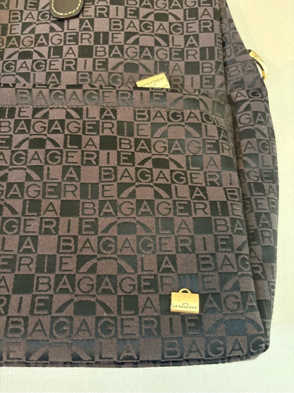 Carrera dual pocket bag